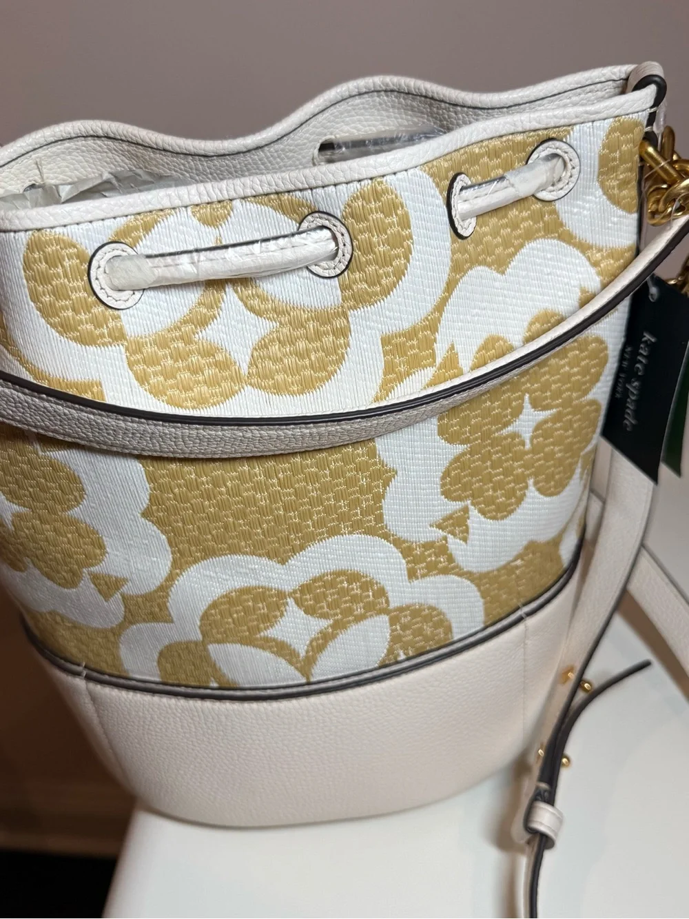 Kate Spade Gramercy Medium Bucket Bag Raffia Spade Flower Monogram White KC197
